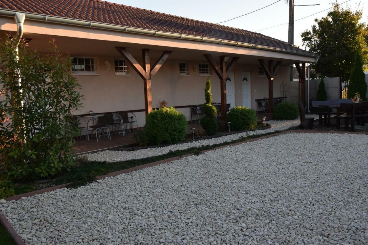 Belany Studios Veľký Meder Dış mekan fotoğraf