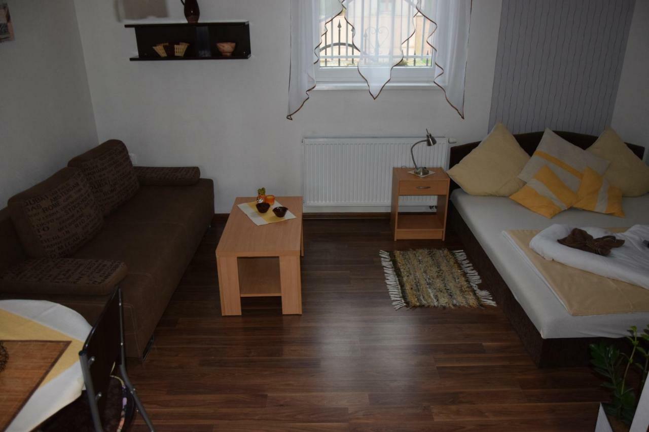Belany Studios Veľký Meder Dış mekan fotoğraf